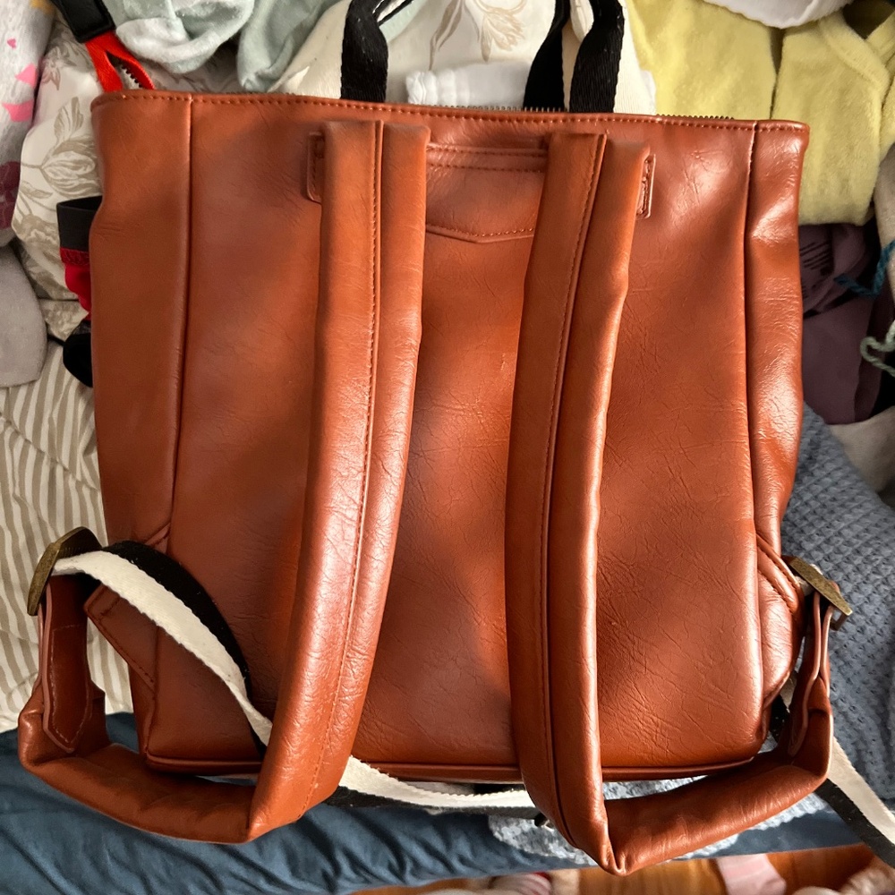 Back pack - Picture 2 of 3